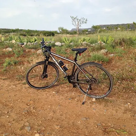 Blue Island מלון הרסוניסוס