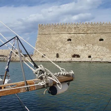 Blue Island Отель 3*